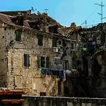 Turkish Tower Apartment *