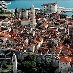 Turkish Tower Apartment *