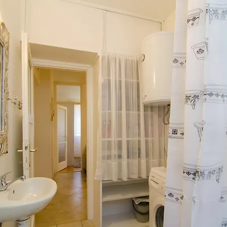 Turkish Tower Apartment *